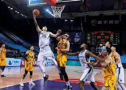 九游娱乐APP-山东男篮围绕亚冠内部沟通俄克拉荷马雷霆战术微调备战西甲之后，今夜上海申花扳平良机(山东男篮今天比赛直播)